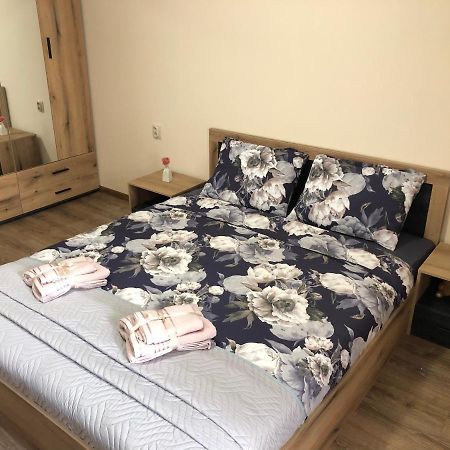 Luxury Apartment 2 Free Underground Parking Pazardzhik Luaran gambar